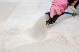 Cleaning a memory foam mattress